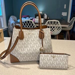 Michael Kors Handbag - Ivory & Camel w/ Matching Wallet